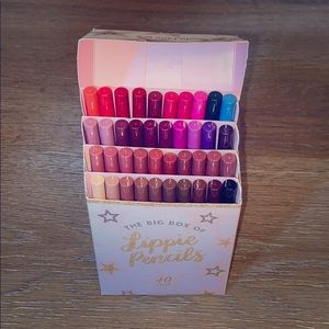 The big box of lippie pencils 👄